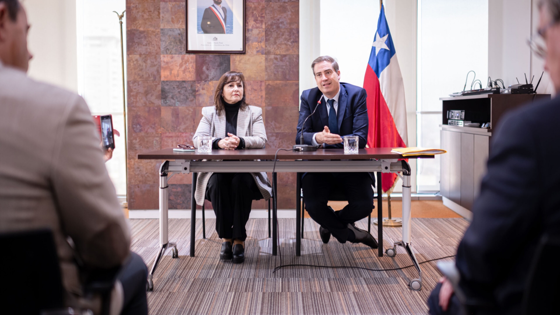 Chile y Francia firman acuerdos para impulsar proyectos entre actores públicos y privados en materia de cobre y litio