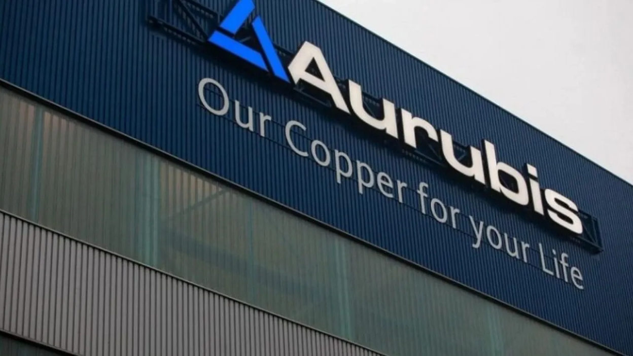 Cobre en EE.UU.: inventarios de Comex superan 530 mil toneladas y Aurubis prevé caída por mayor demanda