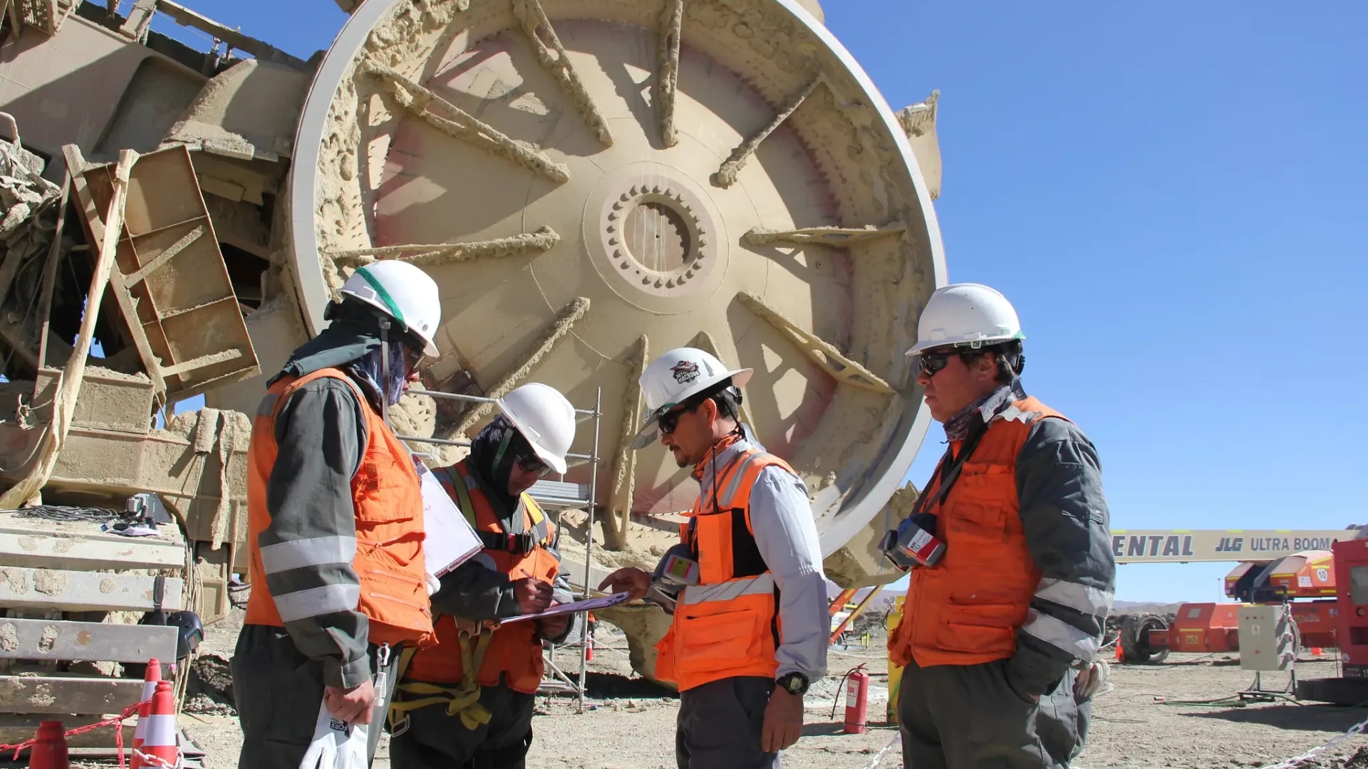 Codelco abre 74 nuevas vacantes laborales en todo Chile: desde aprendices hasta cargos senior con sueldos sobre $6 millones