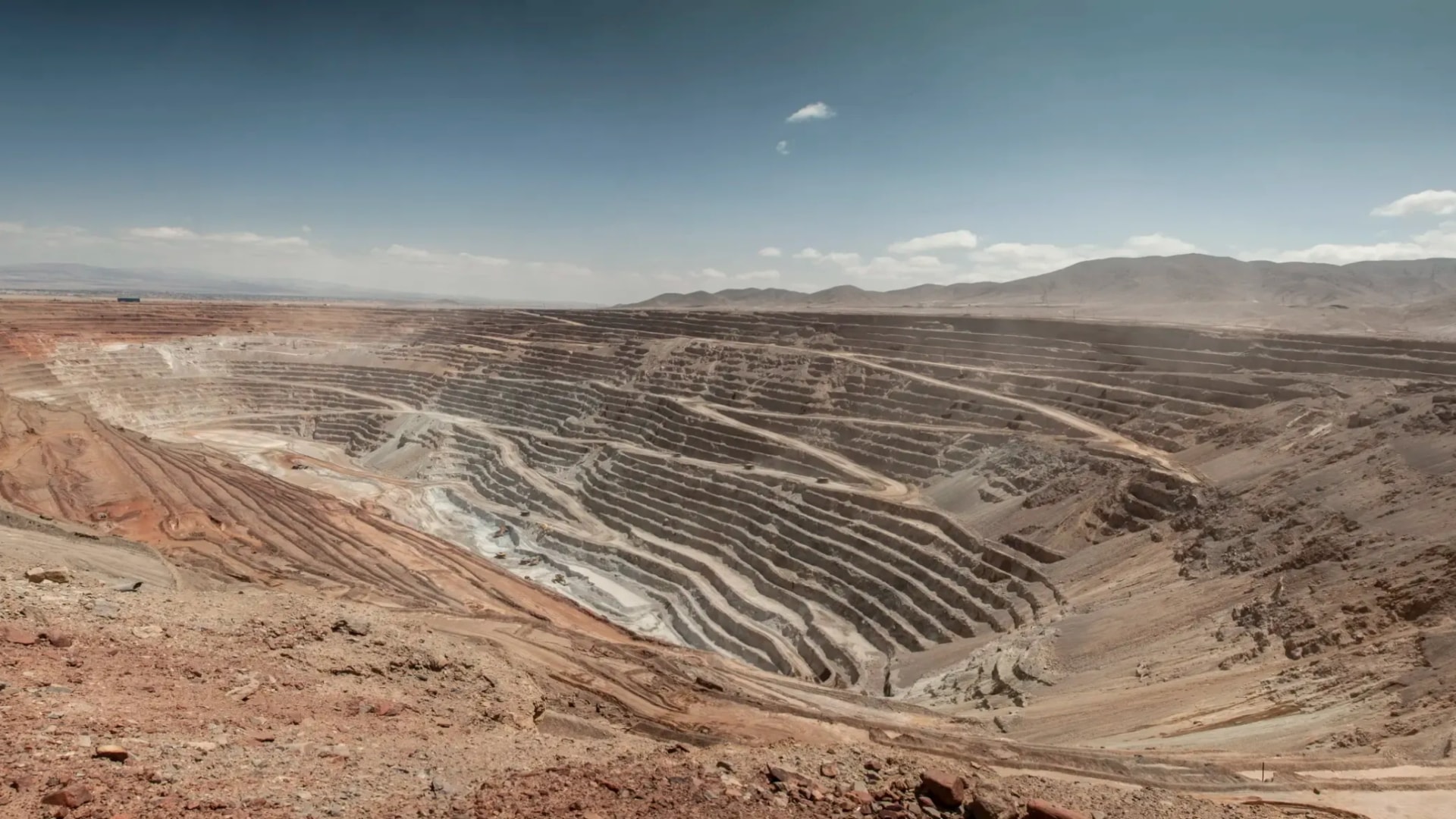 Codelco acelera su cartera de inversiones: aprueban millonaria extensión de Ministro Hales y se activa nuevo proyecto en Radomiro Tomic