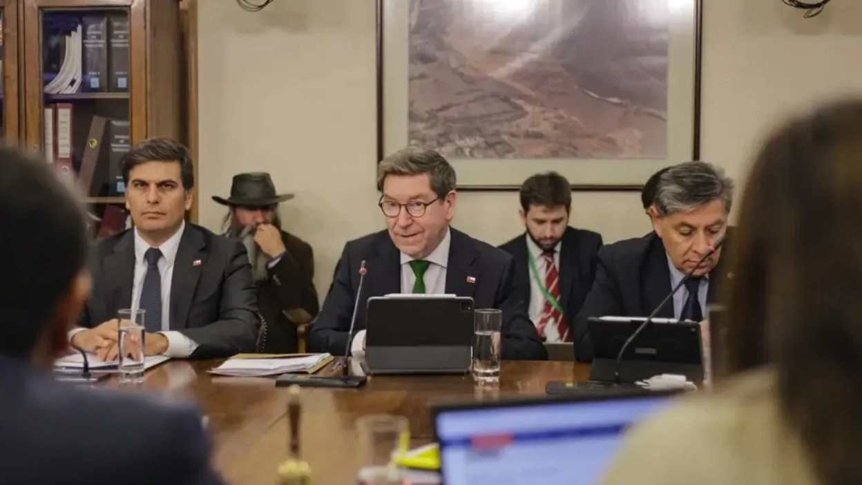 Codelco bajo presión: biministro cifra en US$ 388 millones utilidades “reales” y cuestiona gestión estructural