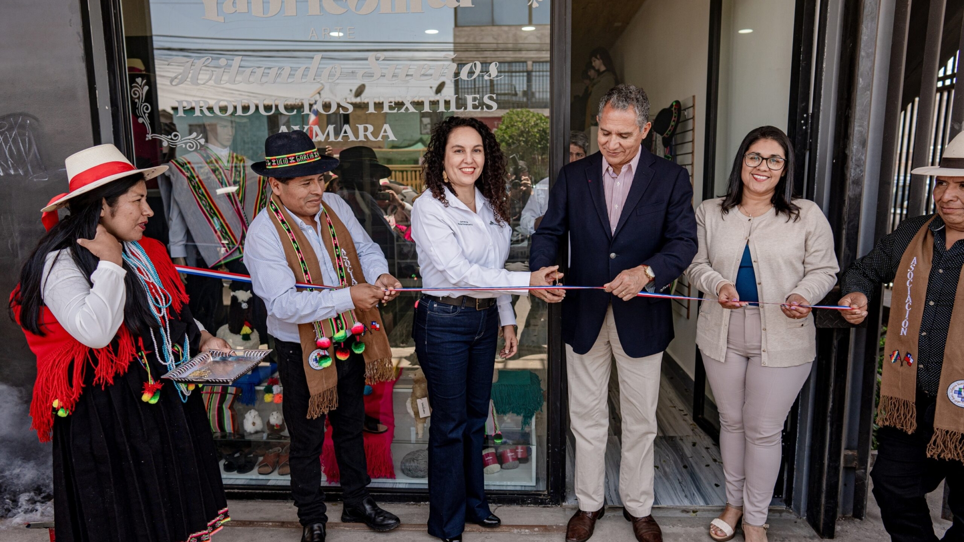 Comunidad aymara Yabricollita y Caya pone en valor su patrimonio ancestral con emprendimiento textil