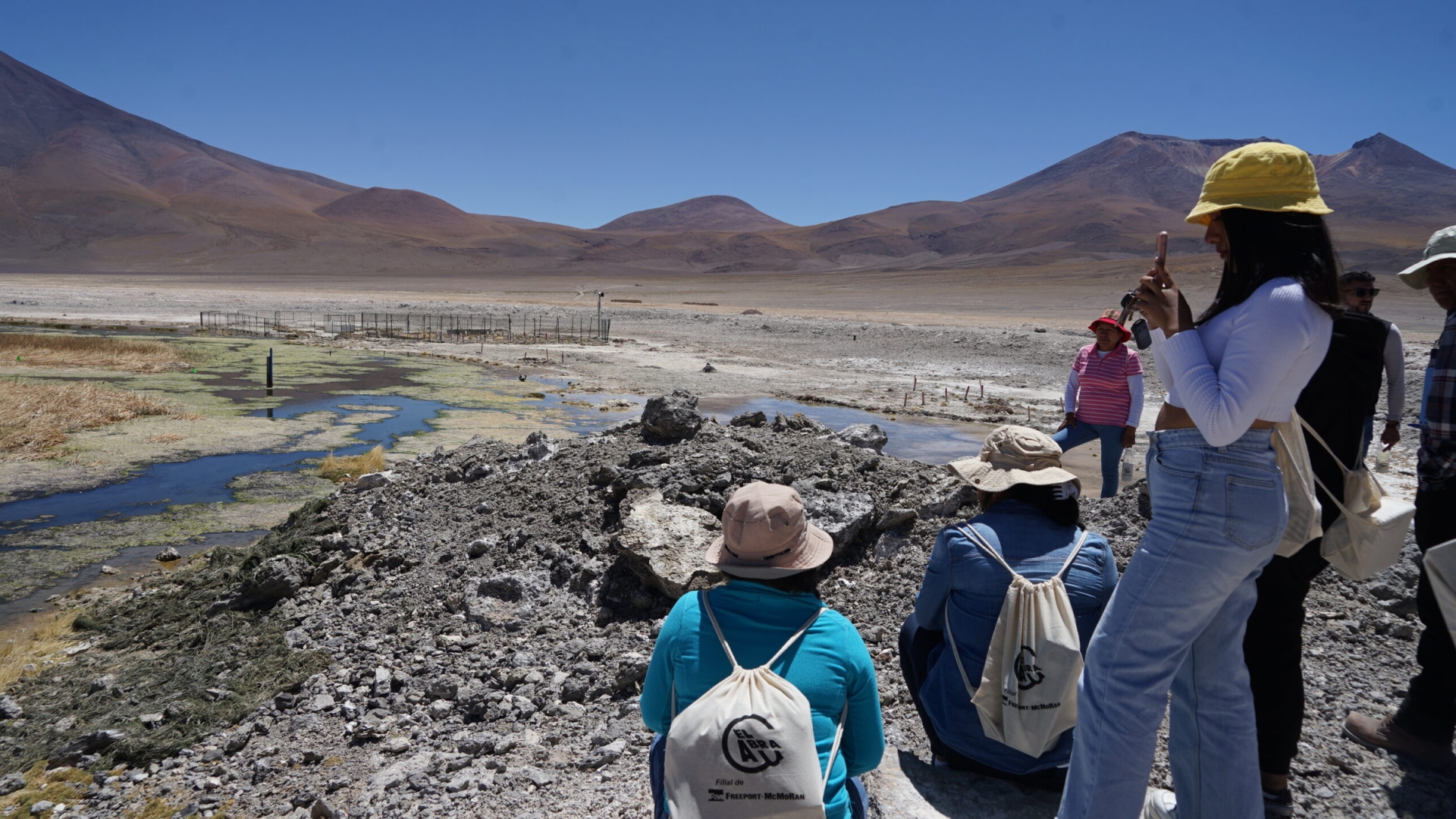 Comunidad Quechua de Ollagüe conoce avances del Plan de Manejo de Vertiente 11 del Salar de Ascotán que lleva a cabo El Abra