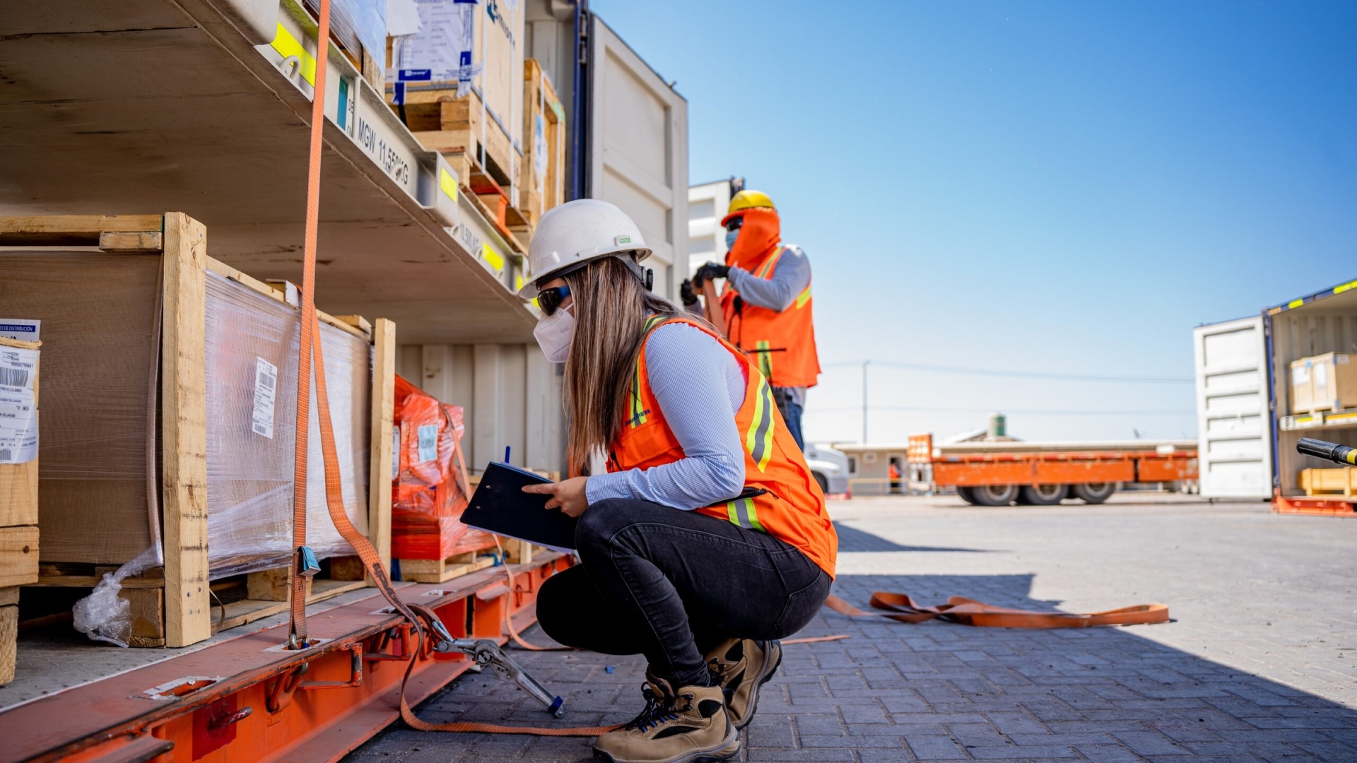 Consigue trabajo con este mega listado de ofertas laborales
