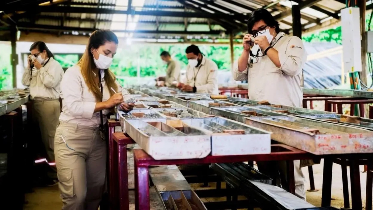 Cordoba Minerals posterga cierre de venta del Proyecto Alacrán y mantiene abiertas sus opciones estratégicas