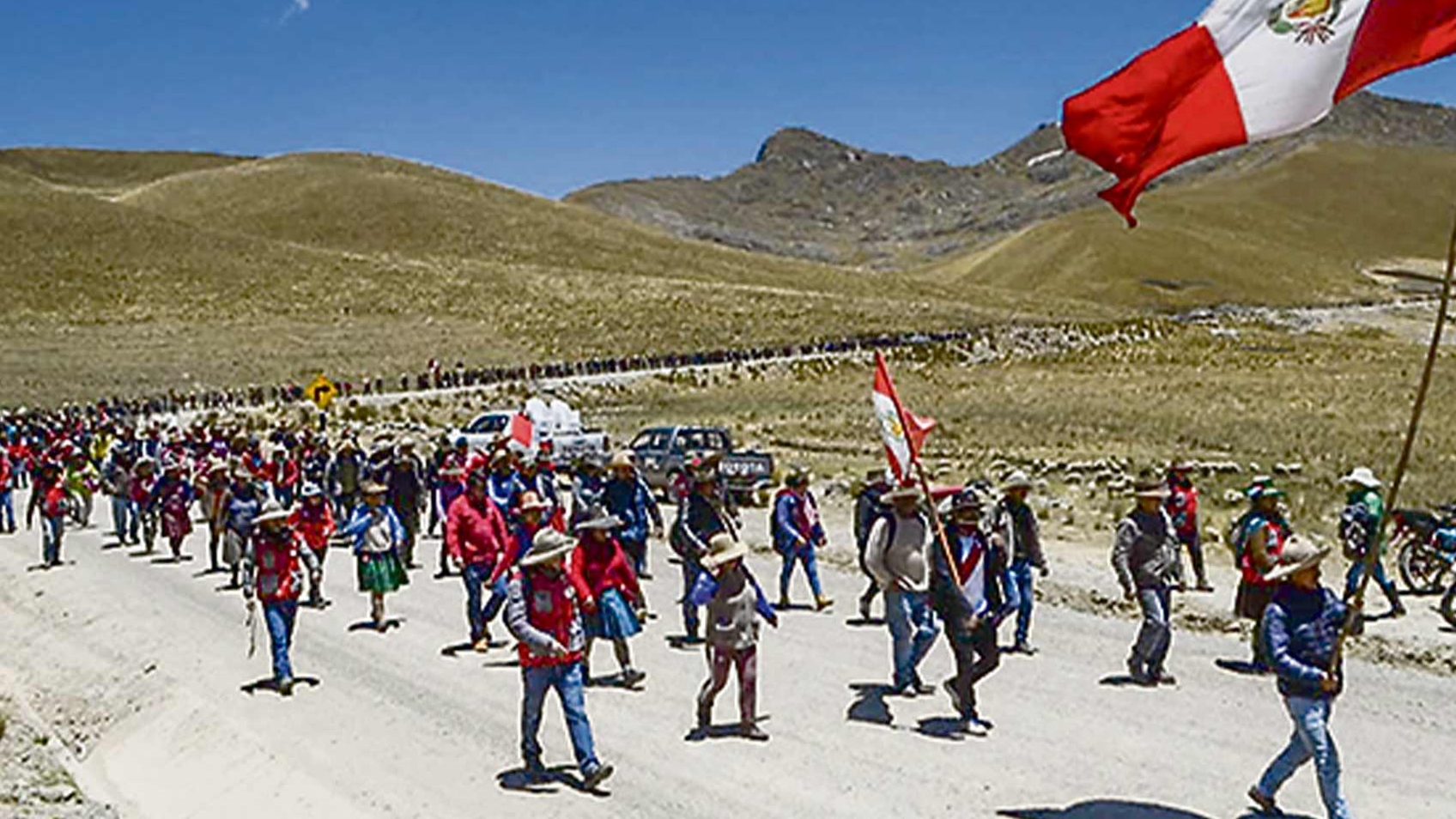 Corredor minero de Perú es desbloqueado por «tregua temporal» en medio de protestas