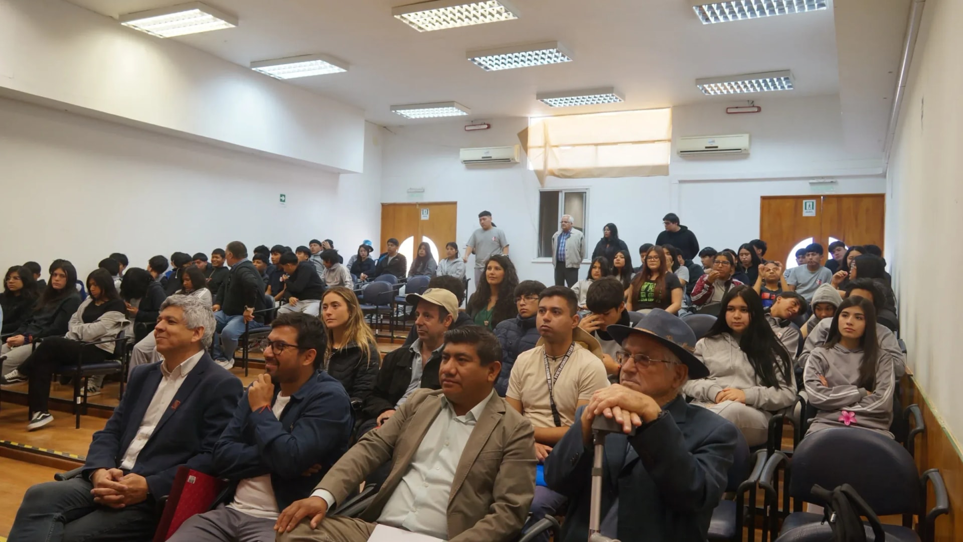 Cosayach presenta en liceo de Huara documental “Paraísos Patrimoniales”