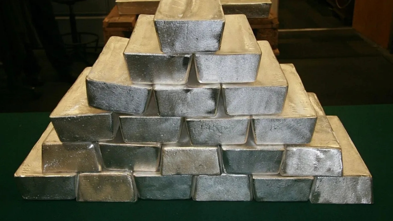 Déficit de plata: mercado encadena seis años de escasez y tensiona la liquidez global
