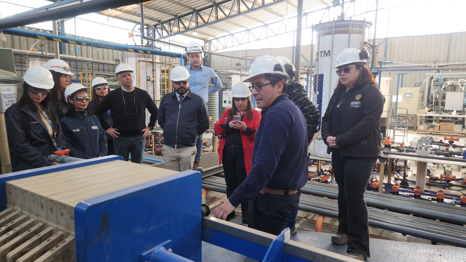 Director del Instituto Nacional de Litio y Salares visita planta piloto de SIMCO Lithium