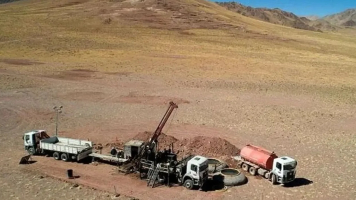 El Fierro: perforaciones confirman sistema de cobre y oro de 720×580 metros y abren nuevo foco en San Juan