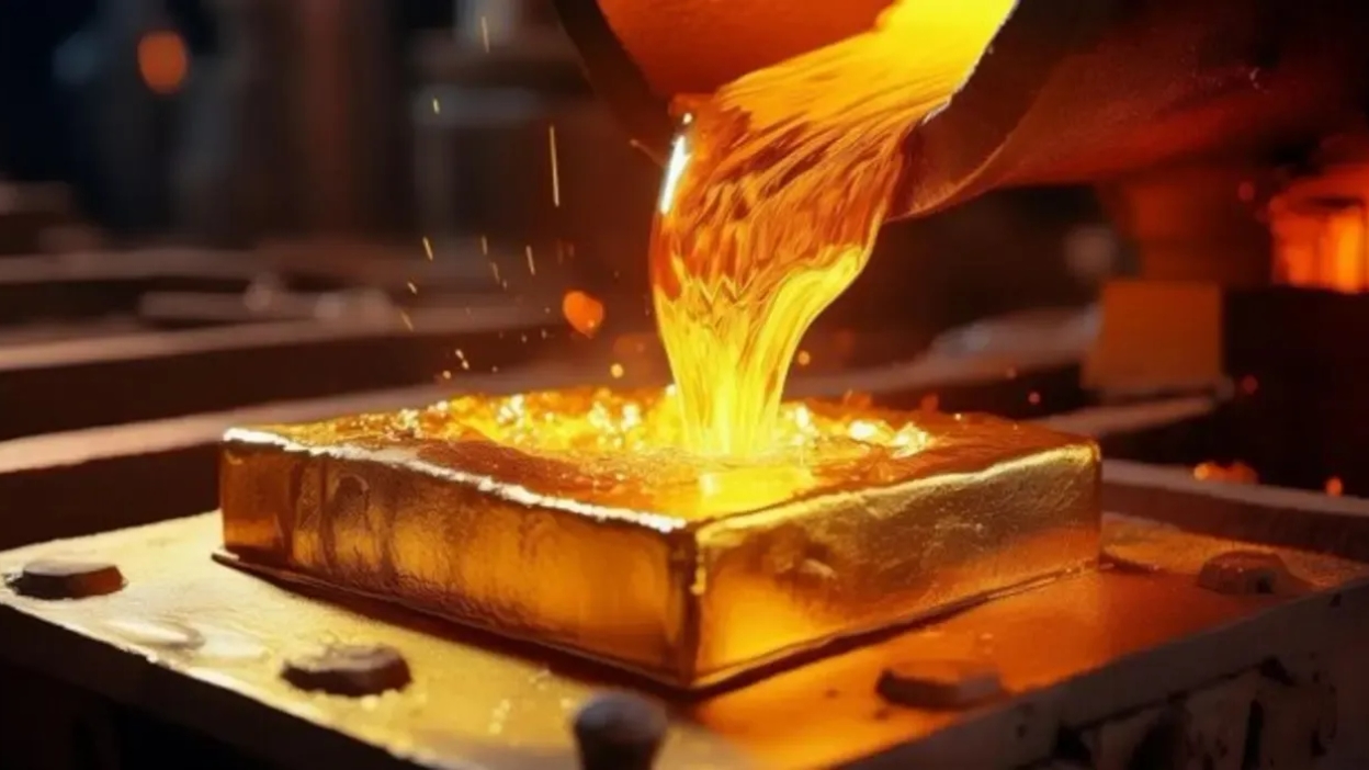 El oro retoma su impulso y se acerca a los US$ 4.500 ante señales de recorte de tasas en EE.UU.