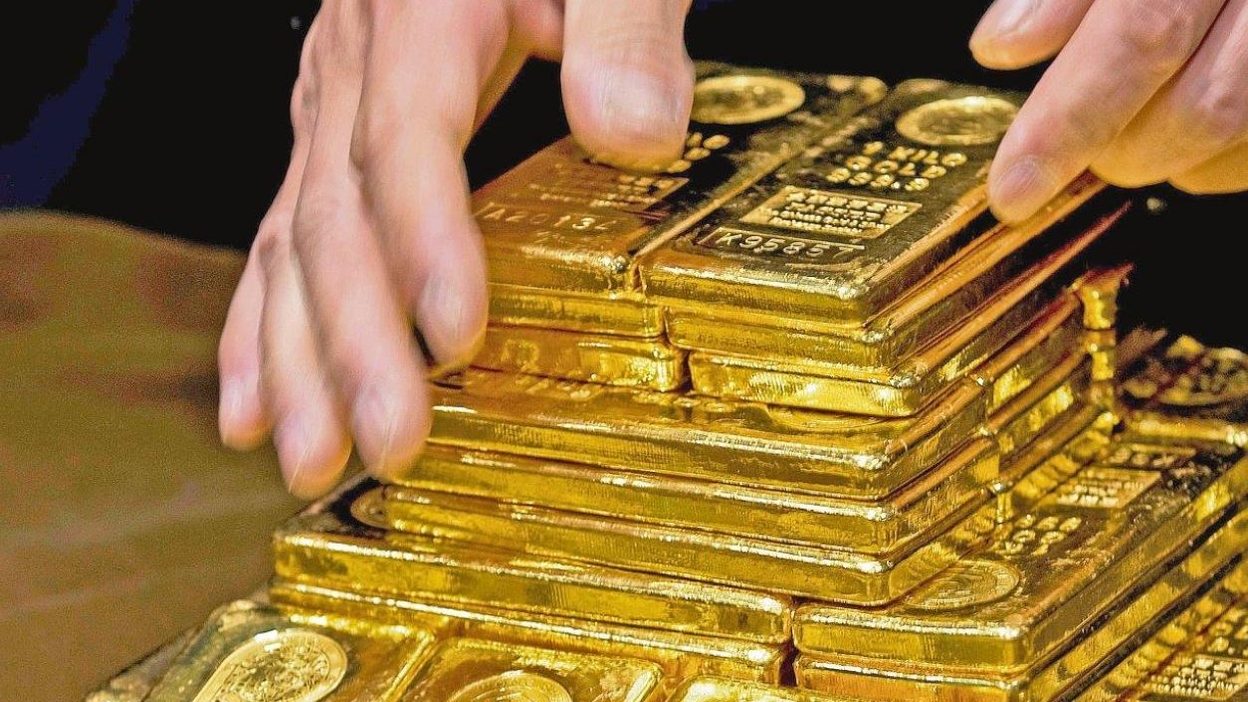 El precio del oro toca el mínimo de nueve meses cuando el dólar alcanza el máximo de dos décadas