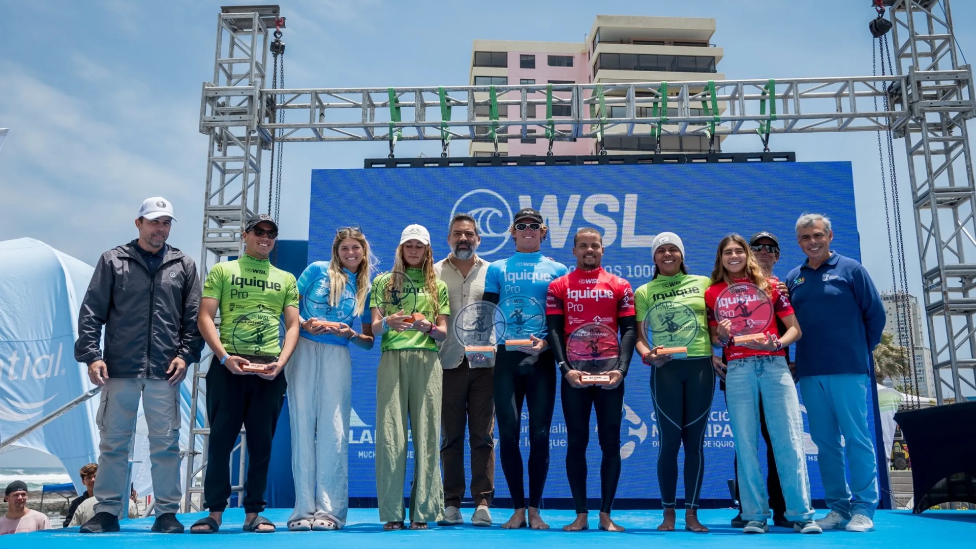 El surf protagonizó dos grandes certámenes en Playa Cavancha