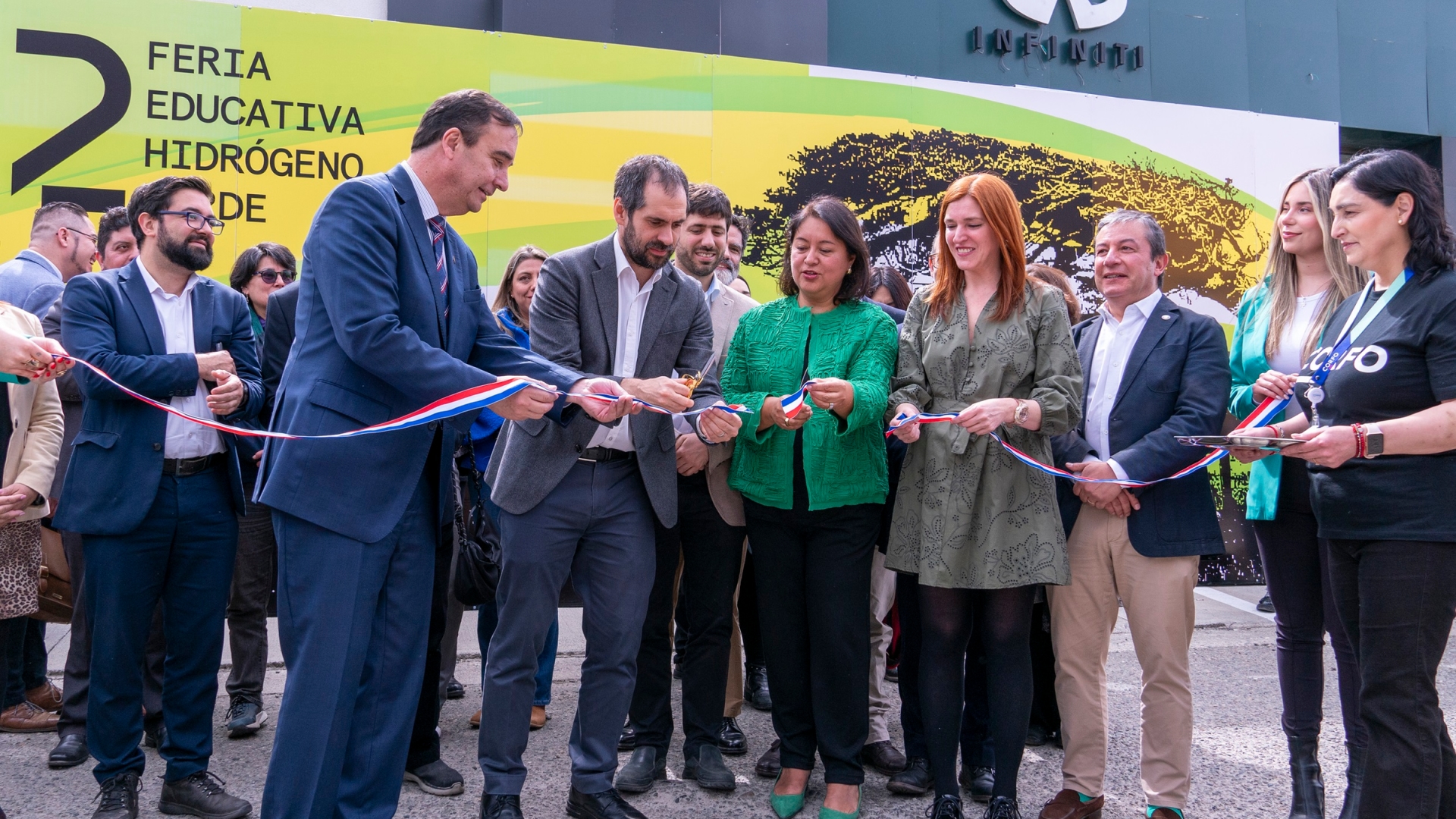 Enap y HIF Global cargan auto con combustible verde producido en Punta Arenas