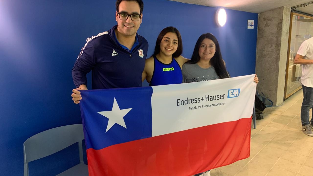 Endress+Hauser Chile apoya a joven promesa de la natación para asistir al Mundial Escolar FISEC en Rumania