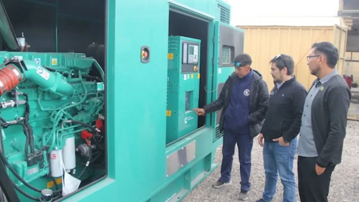 Energía en Ollagüe: generador de 450 KVA permitirá abastecer al 85% del pueblo en zonas críticas