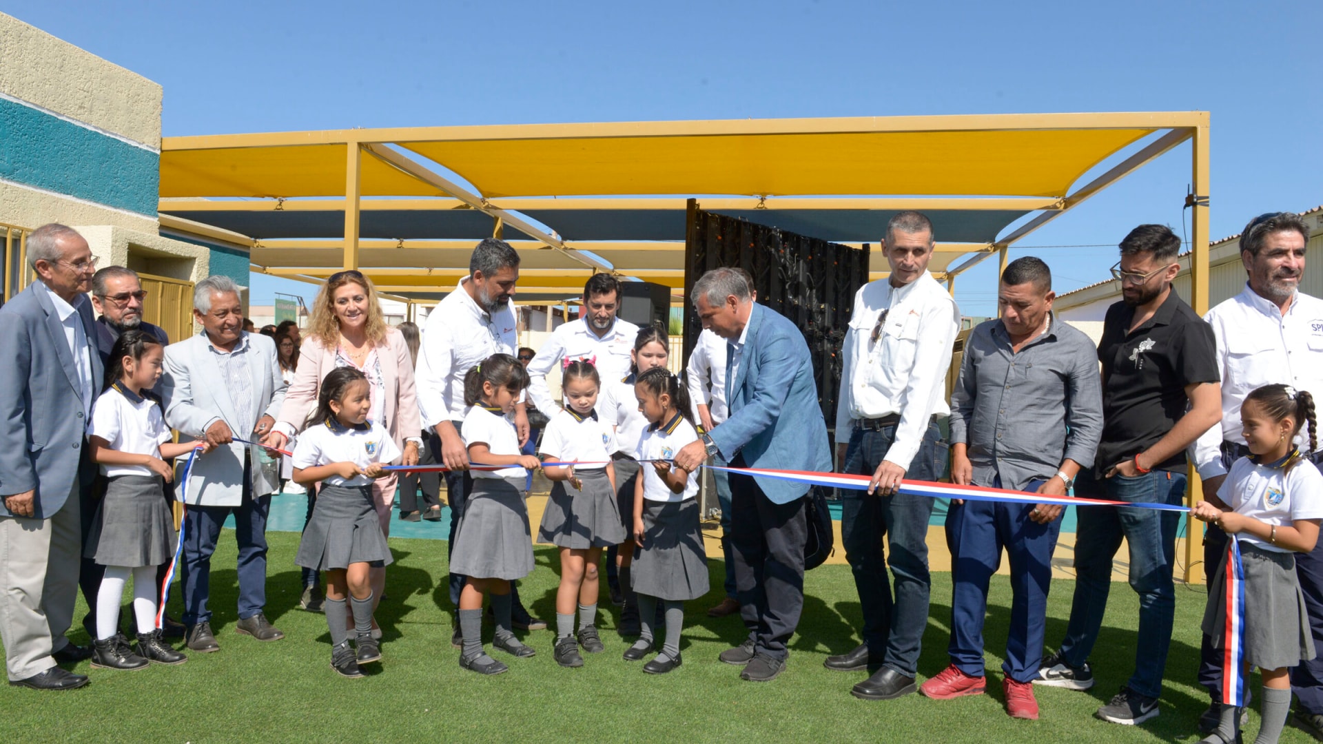 Escuela de Chanavayita inaugura nuevos espacios educativos para estudiantes del borde costero
