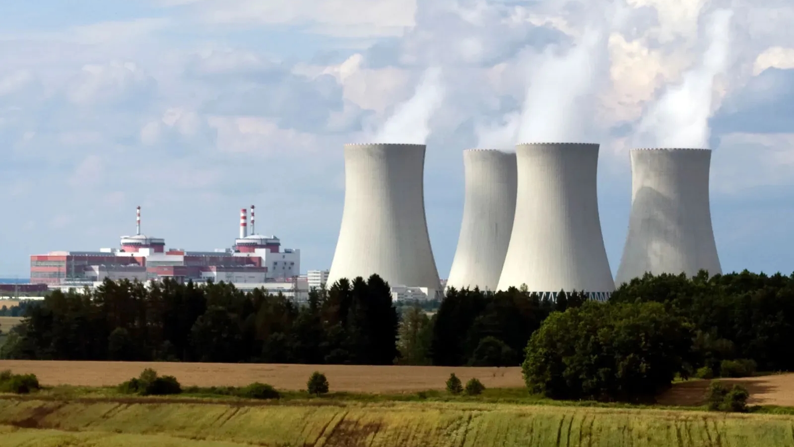 Estados Unidos y Japón lideran iniciativa global en reactores nucleares y energía