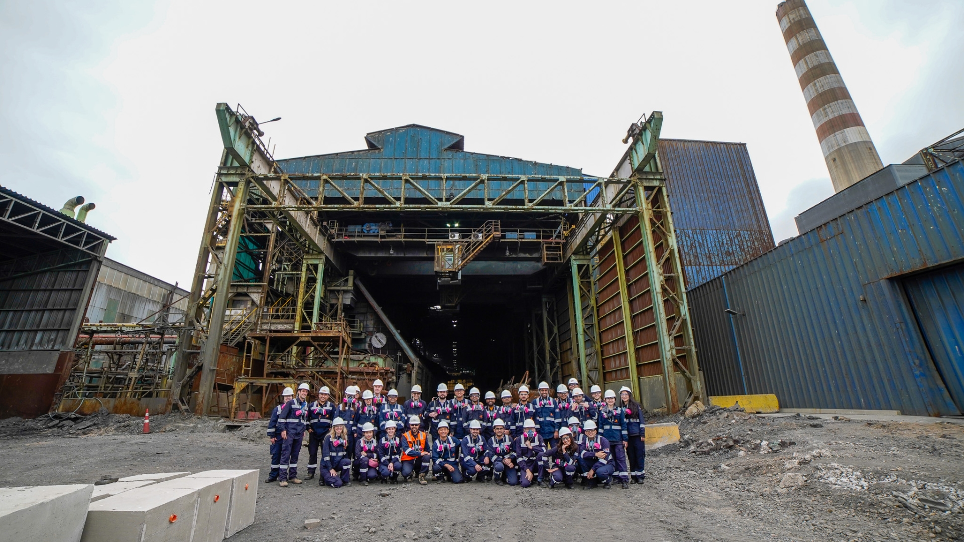 Estudiantes de Escuela de Negocios de la Universidad British Columbia visitan División Ventanas de Codelco