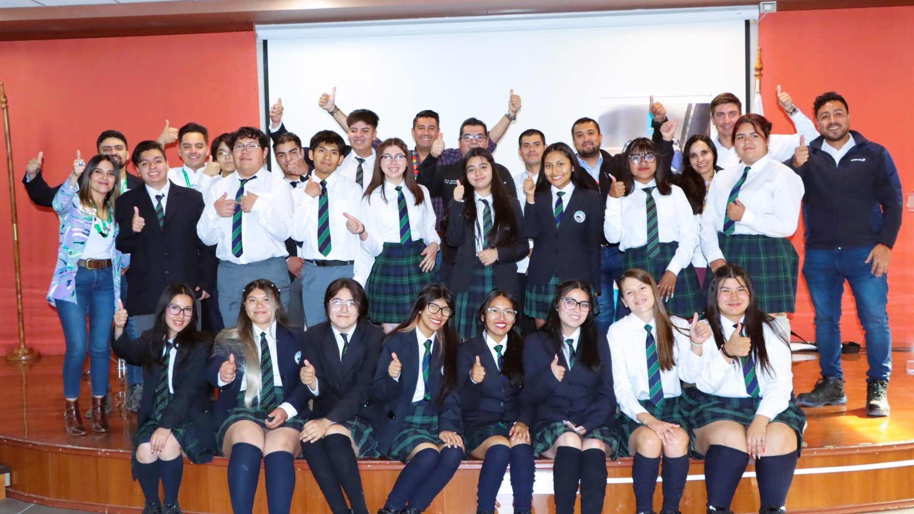 Estudiantes del Liceo Bicentenario Colegio Río Loa culminaron exitosamente segunda versión del programa “Aprendices del Chef” de Ministro Hales
