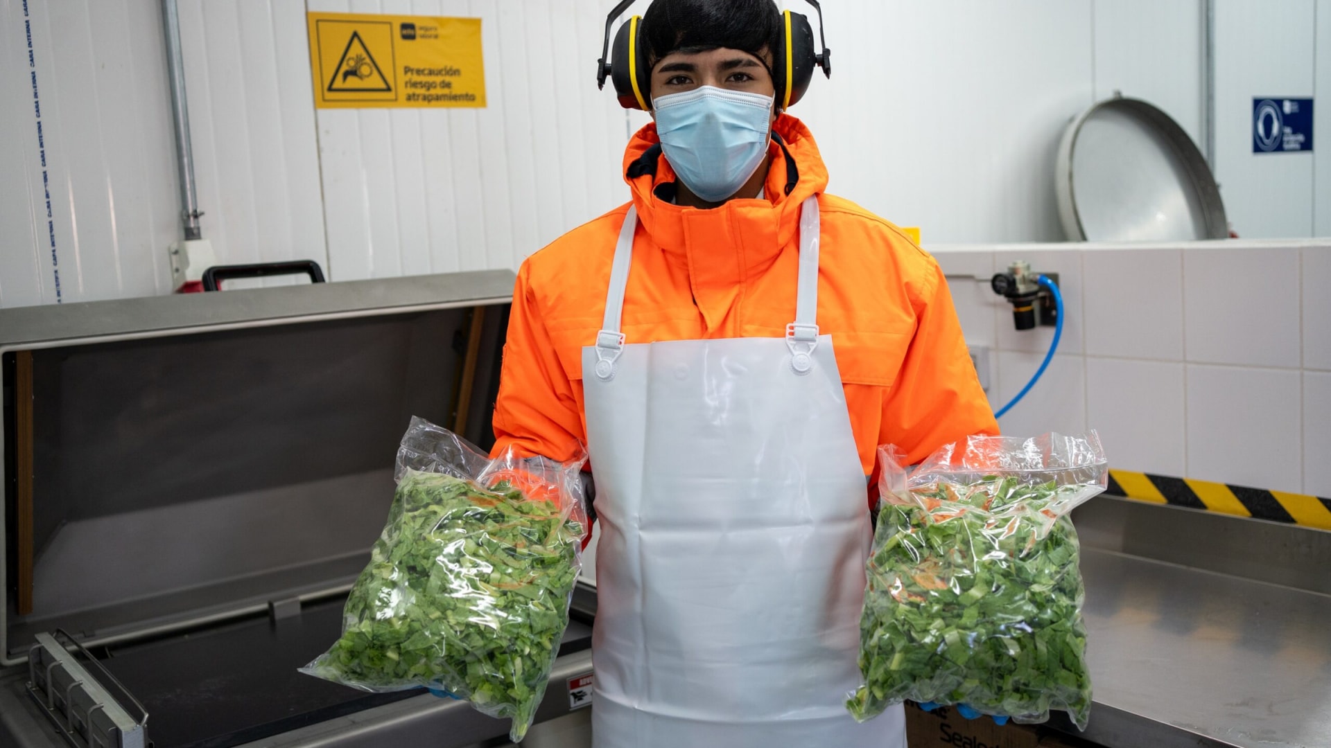 Estudiantes del Liceo de Pica integran su producción hortícola a la cadena de abastecimiento regional