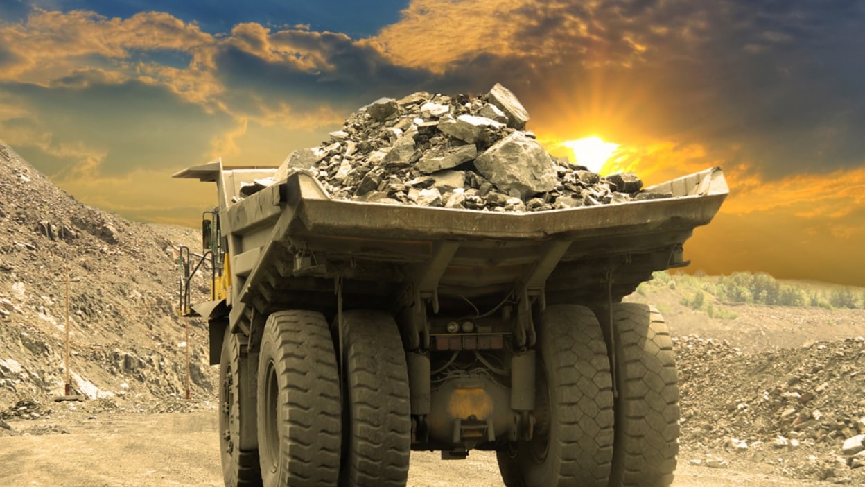 Estudio de EY prevé que tasa impositiva de la minería podría superar el 70% con nuevo proyecto de royalty aprobado en la Cámara