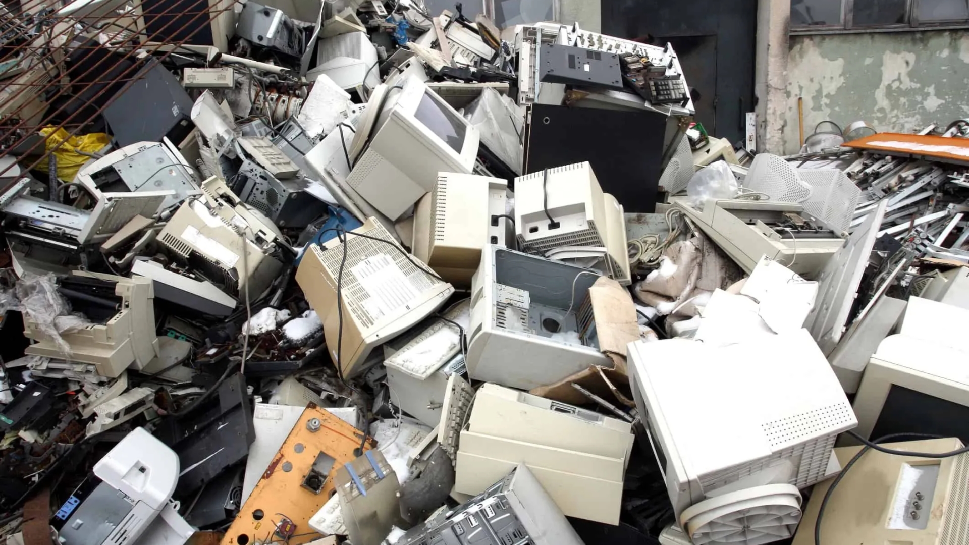 Expertos proponen reutilizar plantas de cobre inactivas para reciclar metales desde residuos electrónicos