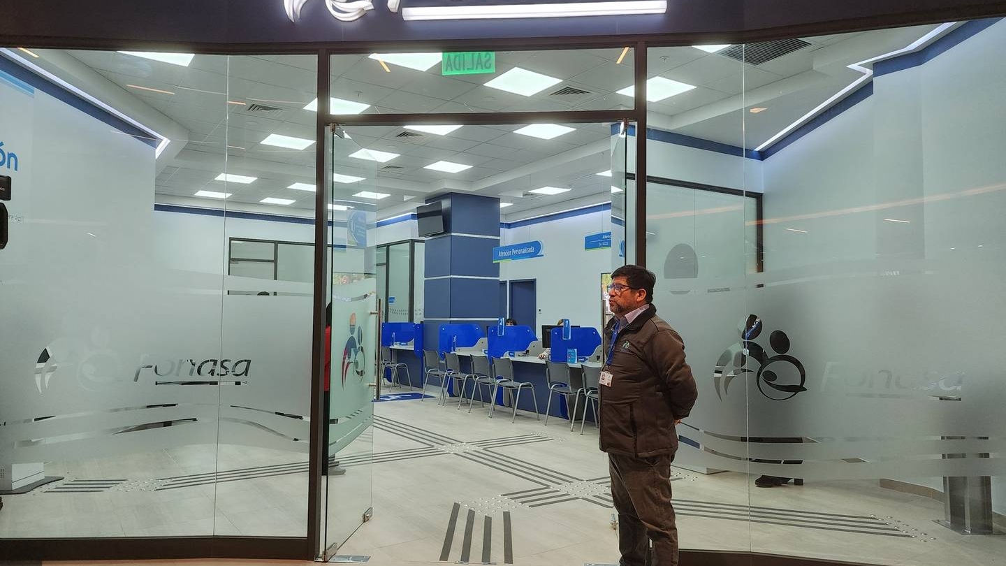 Fonasa busca trabajadores: Sueldos superan los $2 millones