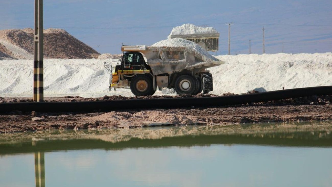 Golpe a la Industrialización del Litio en Chile: BYD y Tsingshan Cancelan Inversiones de $523 Millones en Antofagasta