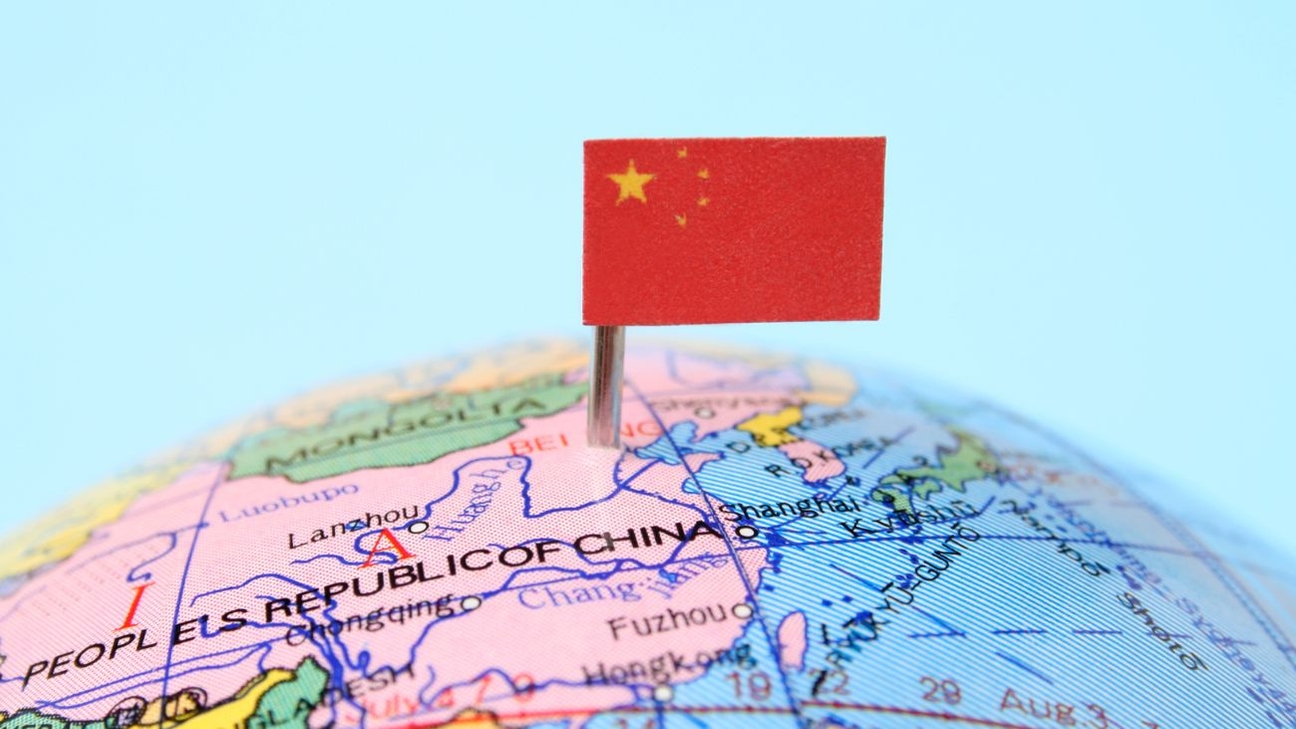 Guerra Comercial 2025: China Supera a EE.UU. en Exportaciones y Deuda, ¿Quién Liderará la Economía Global?