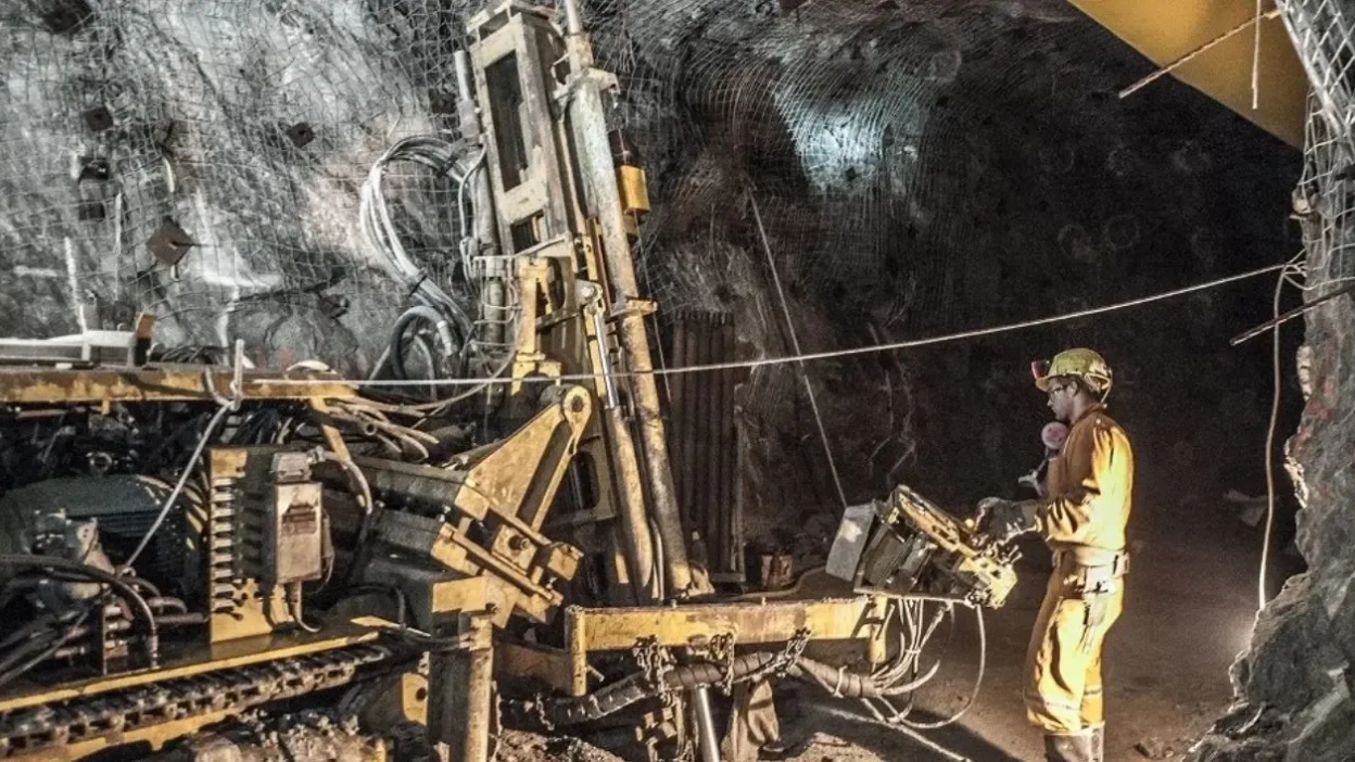 Hemlo Mining anuncia su primer vertido de oro y actualiza su capital social post-consolidación