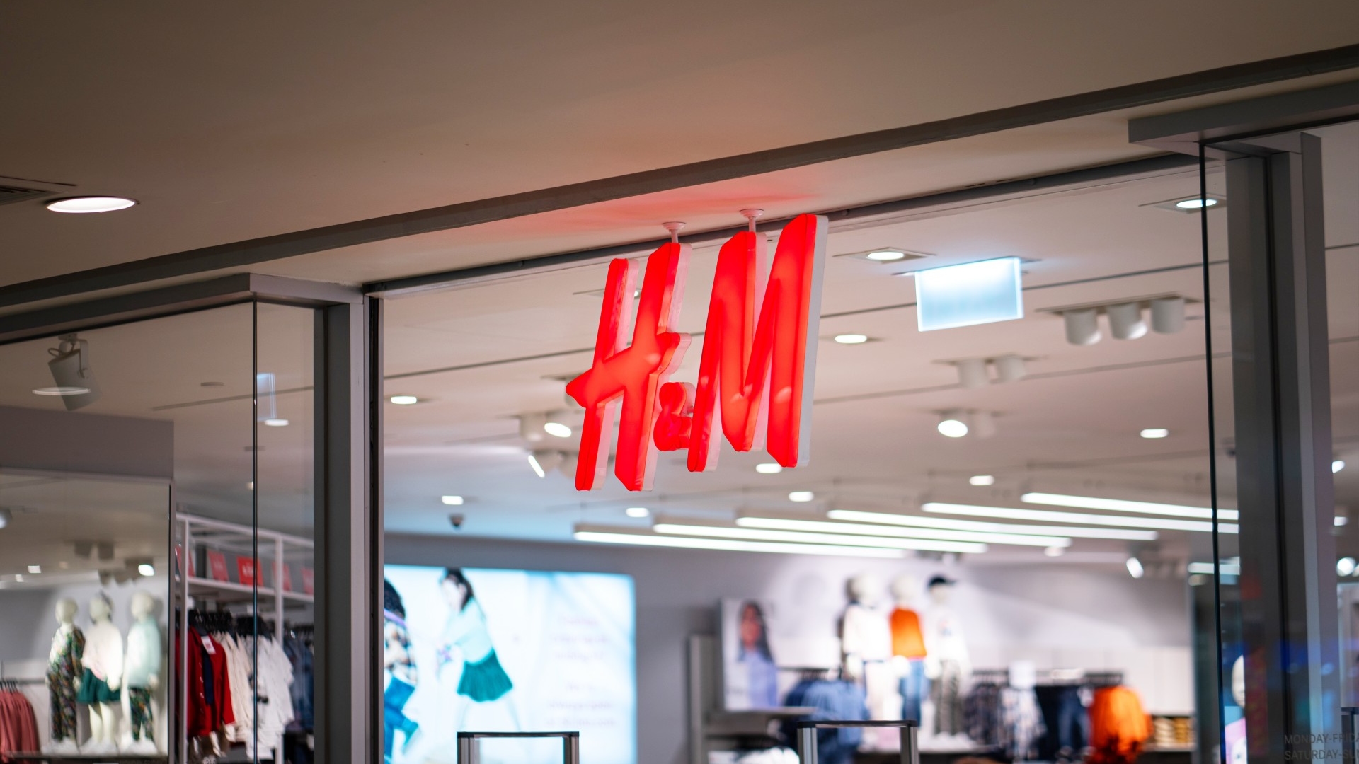 H&M Chile ofrece diversos trabajos para temporada navideña: Conoce cómo postular