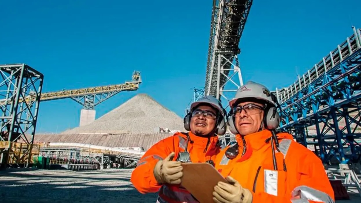Imacec de noviembre confirma desaceleración: la minería vuelve a restar dinamismo a la actividad