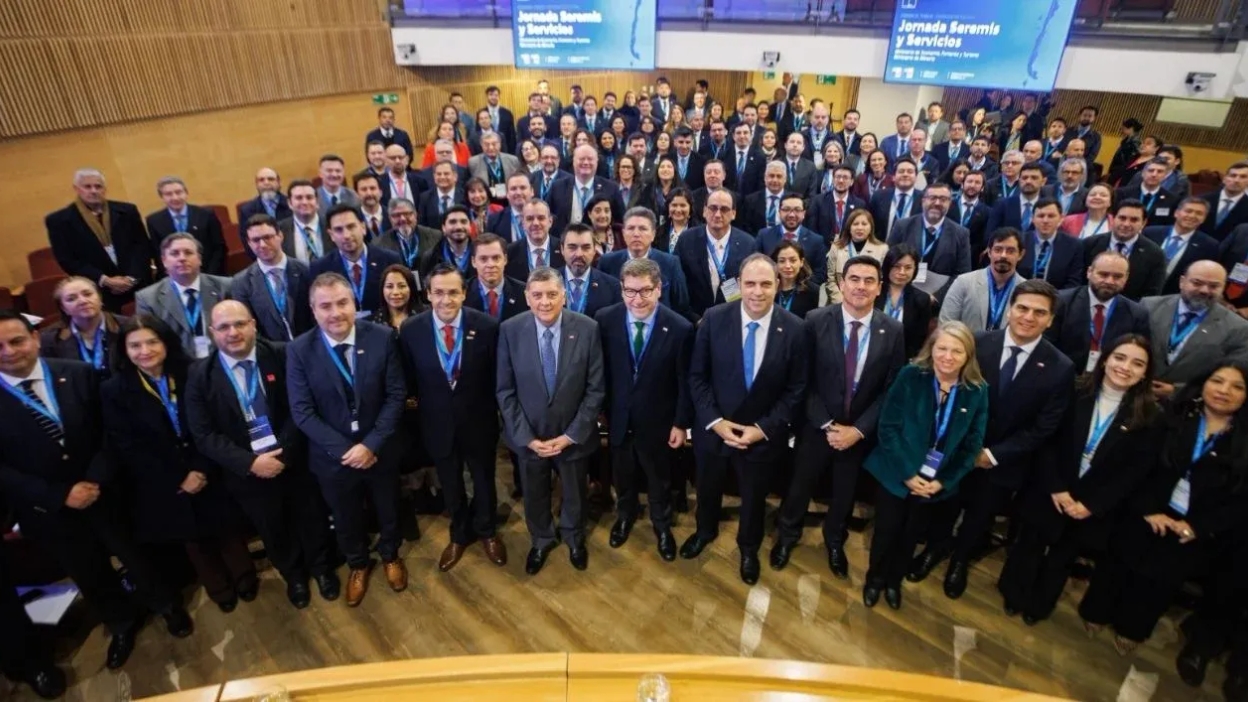 Ministerios de Economía y Minería encabezan jornada nacional de Seremis y Servicios para fortalecer la coordinación territorial