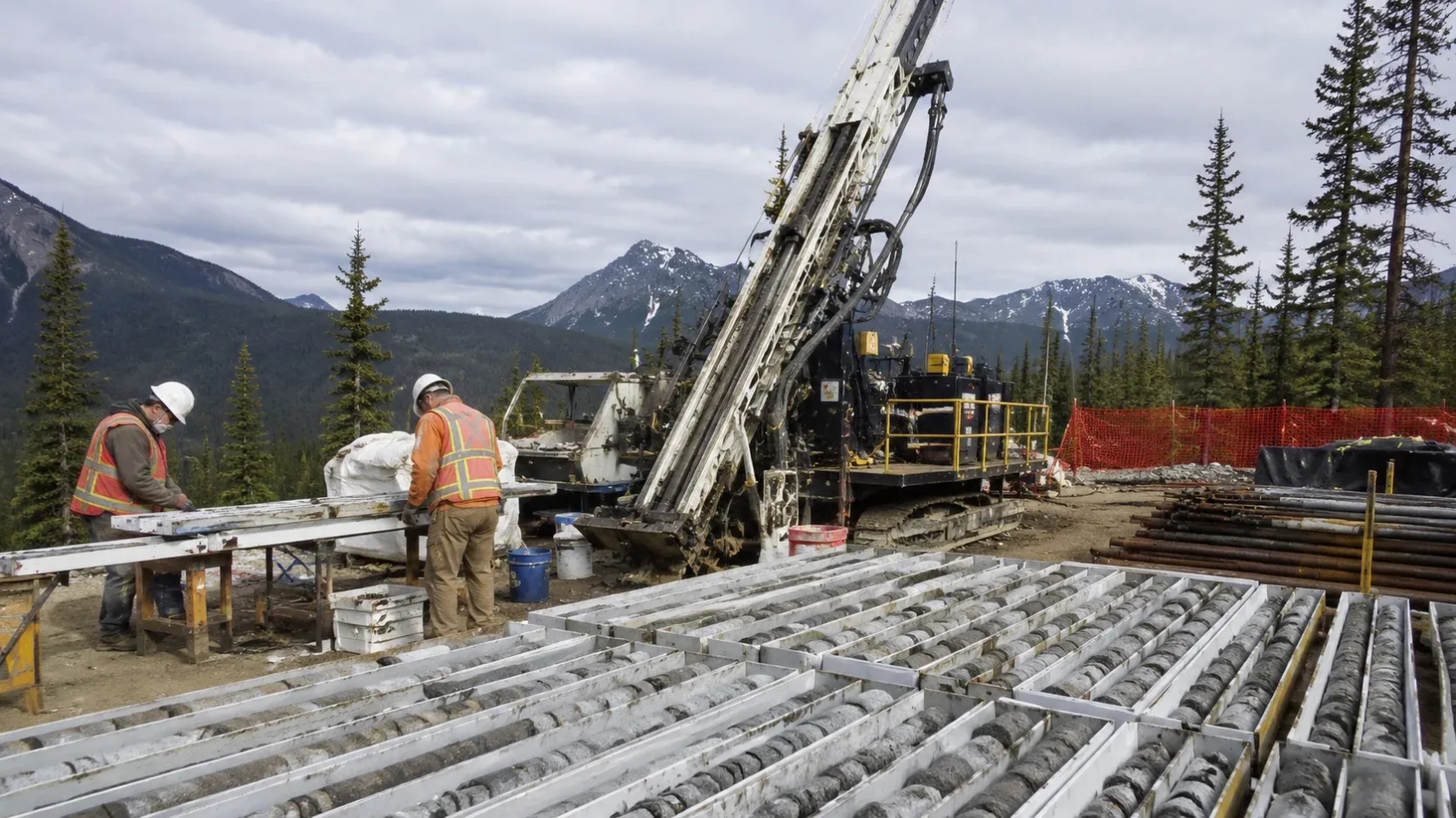 Thunder Gold intercepta 228,5 metros con 0,557 g/t de oro y avanza en conversión de recursos en Tower Mountain
