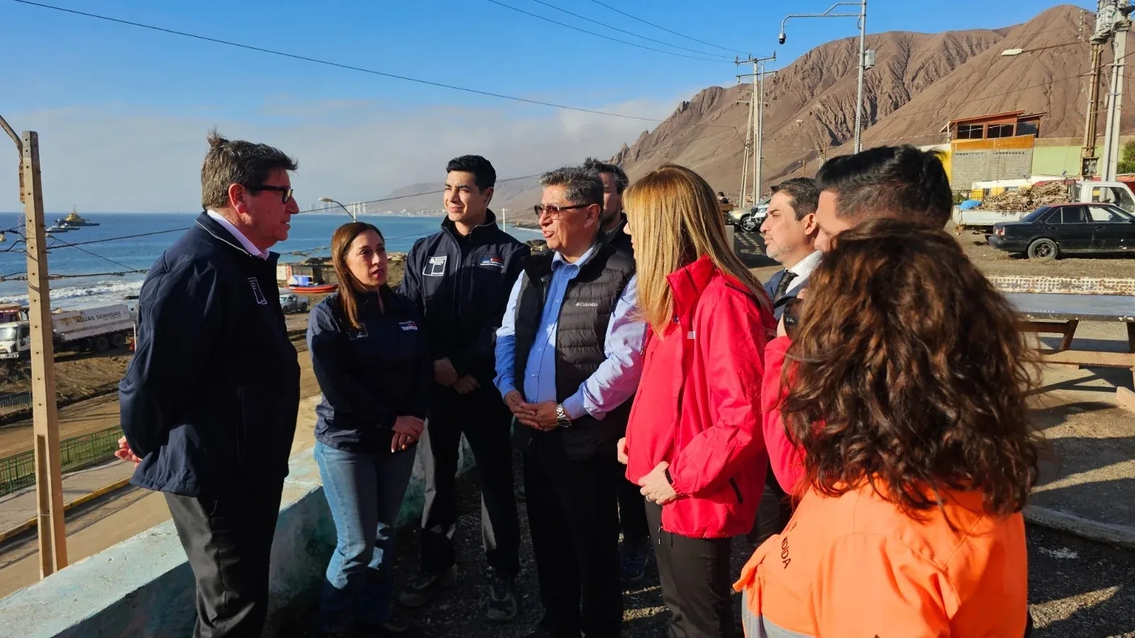 Biministro Mas se reúne con pescadores y vecinos de Caleta Coloso para abordar desafíos tras emergencia climática en Antofagasta