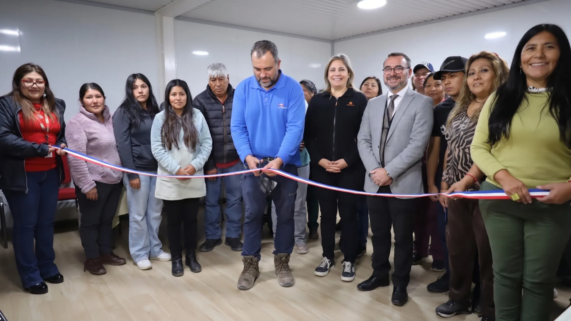Asociación Indígena “Machaj Inti” inaugura una nueva Sala Virtual con apoyo de Ministro Hales