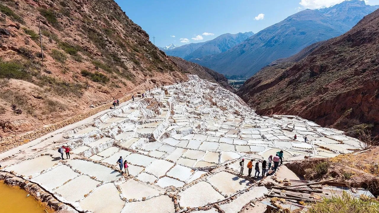 La sal de Maras depende de un manantial: ¿Qué cambia para quienes la cosechan si baja el caudal?