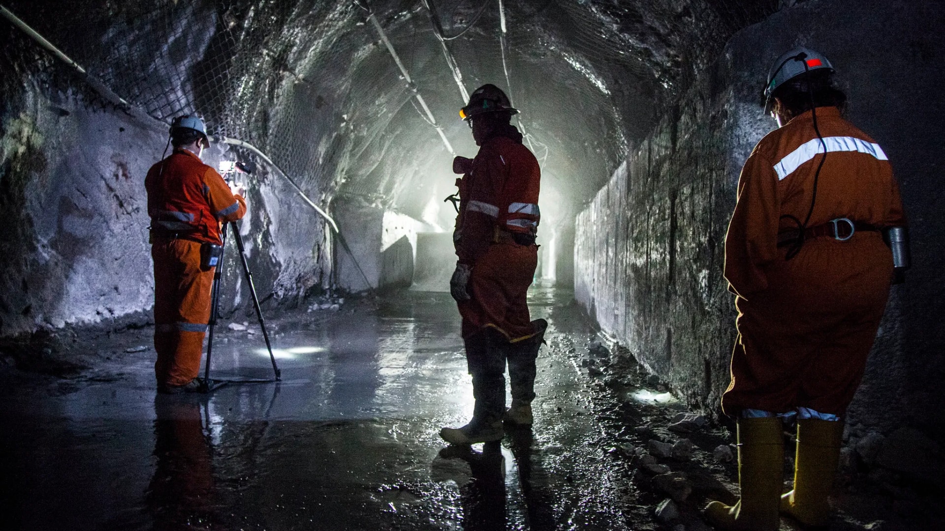 Codelco recibe críticas por seguridad en El Teniente y 643 trabajadores siguen sin reubicación