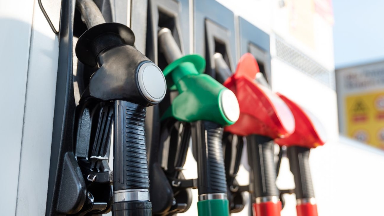 Importante caída en la bencina: revisa cómo variará el precio de los combustibles desde este jueves