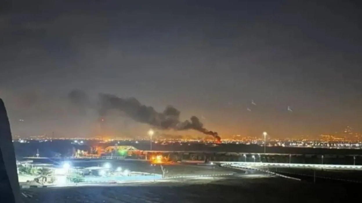 Incendio y bombardeos en aeropuertos iraníes intensifican tensión entre Israel e Irán