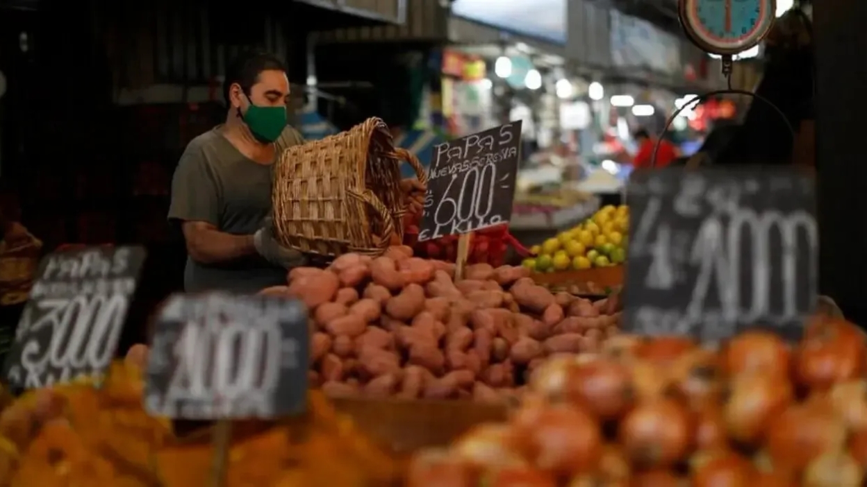 Inflación en Chile sube 1,0% en marzo: combustibles impulsan mayor alza en más de un año