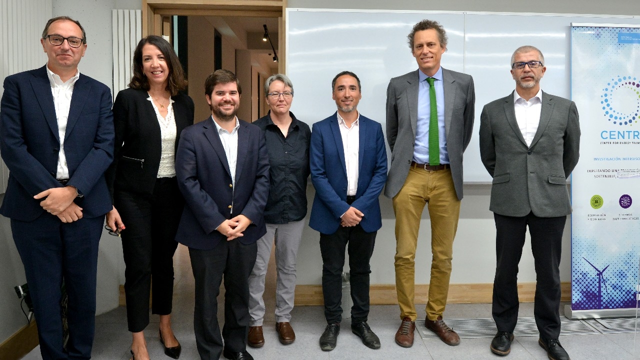 Ingeniería y Ciencias UAI organiza primer seminario sobre combustible sostenible para la aviación en Chile