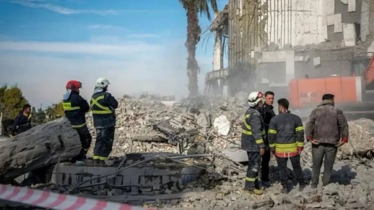 Israel afirma haber destruido el avión oficial de Jamenei en bombardeo contra aeropuerto de Teherán