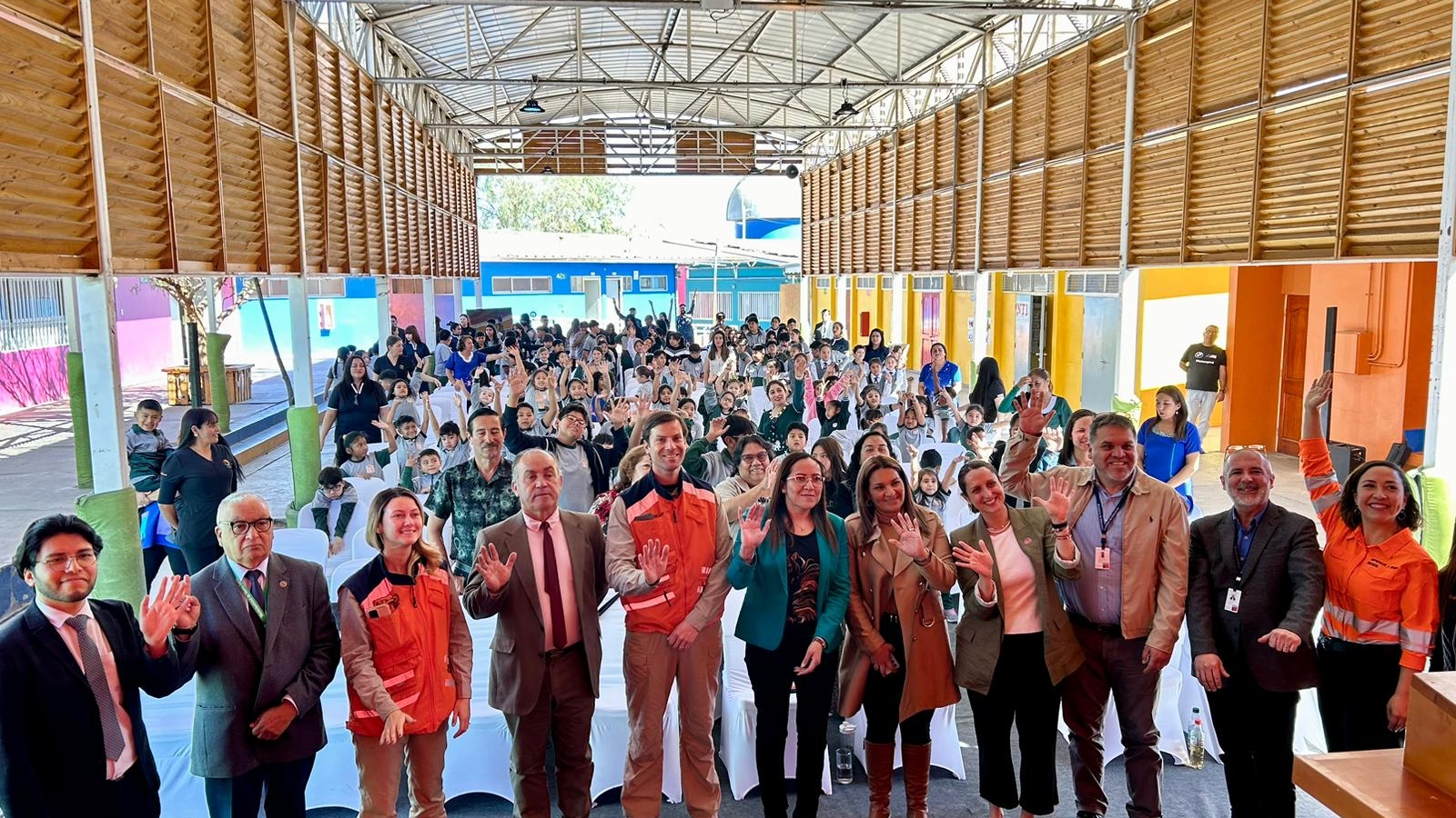 Laboratorios del siglo XXI, apoyarán la transformación digital de estudiantes de Sierra Gorda y Baquedano