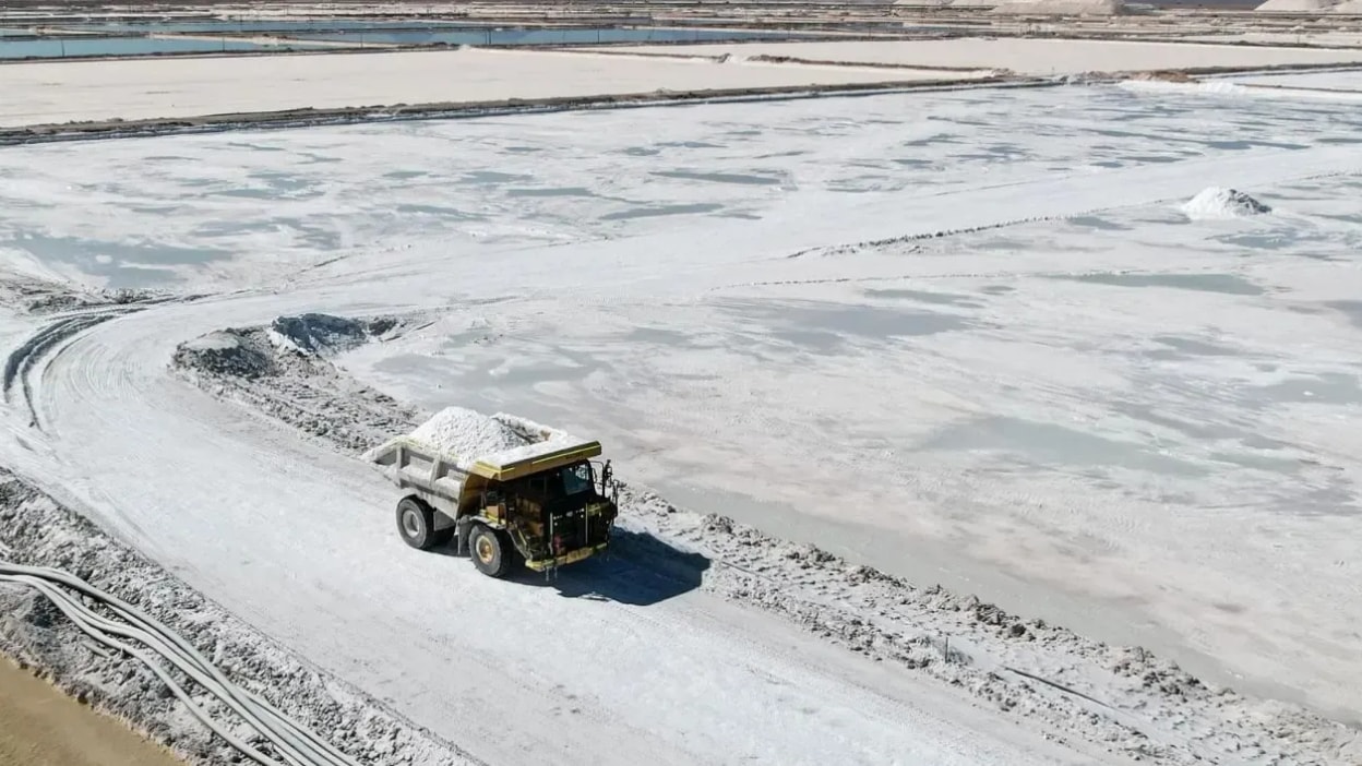 Litio: exportaciones de Chile alcanzan US$895 millones y más que duplican envíos en el mejor inicio desde 2023