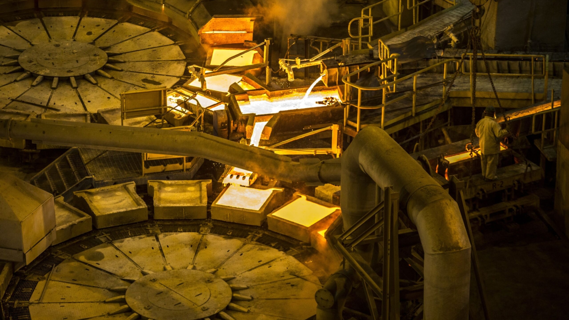 Los inversionistas impulsan el cobre hacia un nuevo máximo de dos años