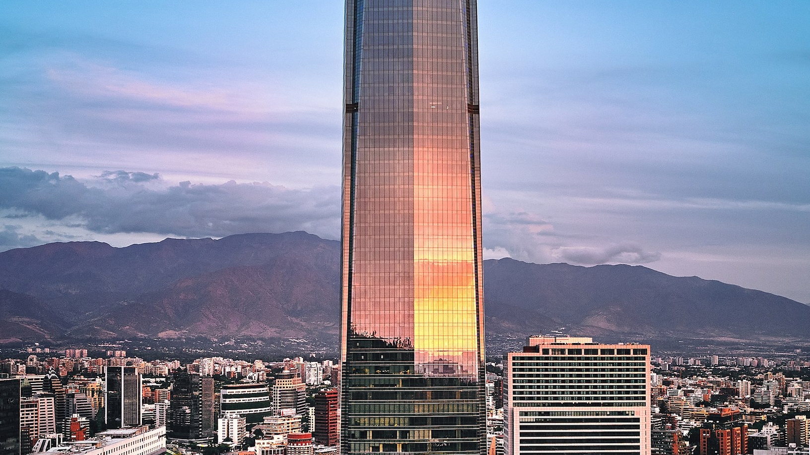Mall Costanera Center ofrece trabajo para vendedores, operarios y técnicos: Conoce cómo postular