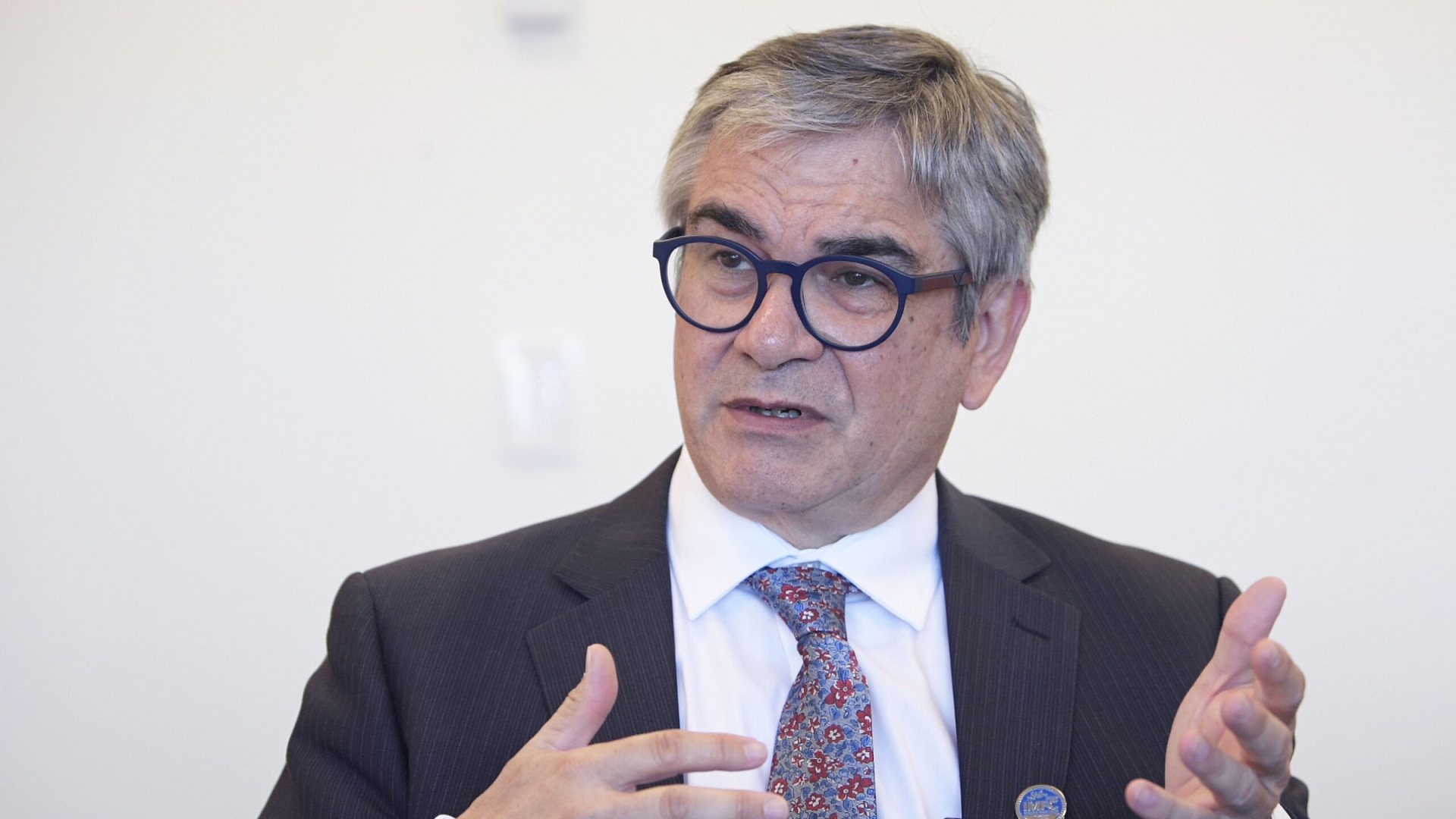 Marcel defiende política del litio ante críticas de prensa internacional: «Parten de una premisa equivocada»