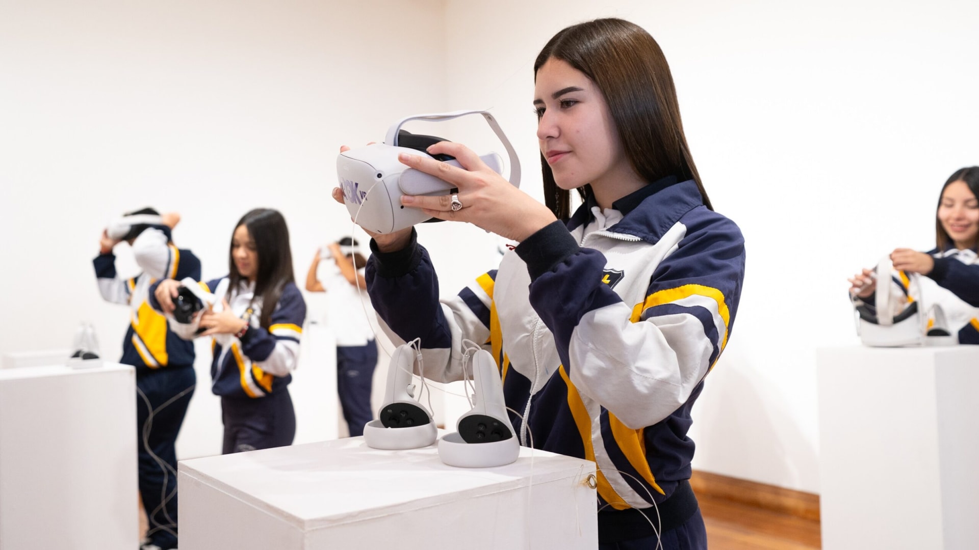Más de dos mil personas han visitado exposición “Museo Newton” en Sala de Arte Casa Collahuasi
